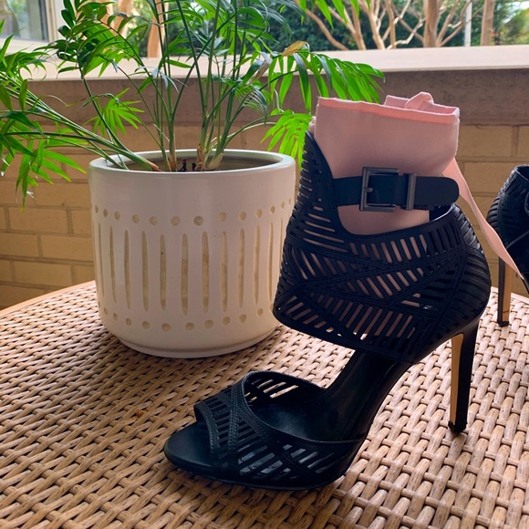 BCBGeneration Catalina Leather Sandals - Picture 2 of 5